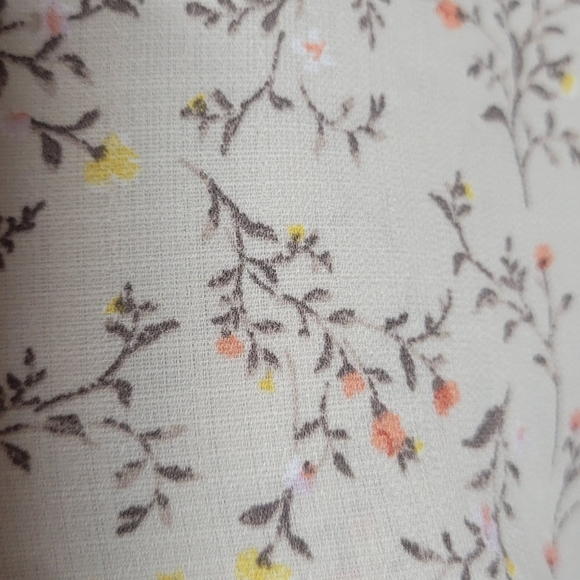 Paper Crane Large flutter sleeve sinched elastic waist fine floral blouse cream - Picture 8 of 8